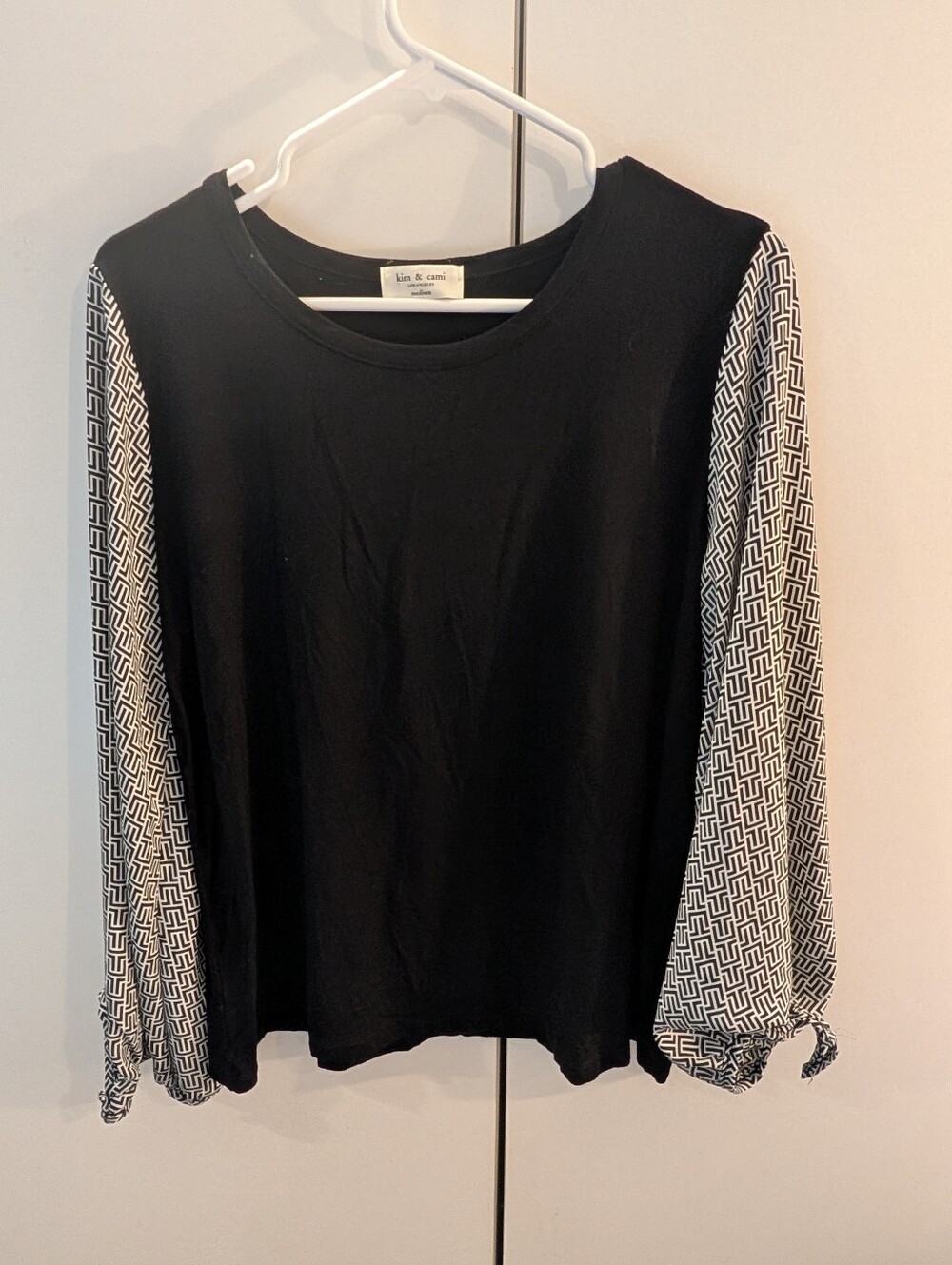 Kim & Cami Woman's Medium Black Top with Monochrome Geometric Sleeves